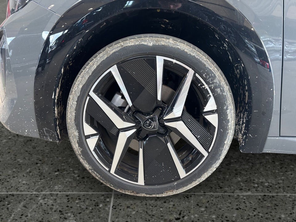 Peugeot e-208 54 GT 5d