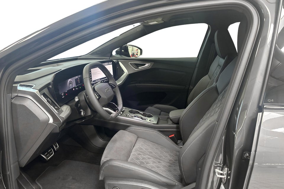 Audi Q4 e-tron performance 5d