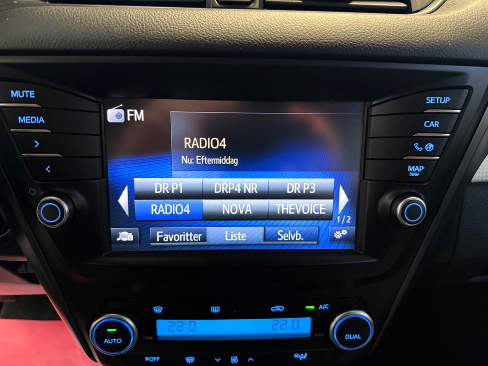 Toyota Avensis 1,8 VVT-i T2 Premium Touring Sports 5d