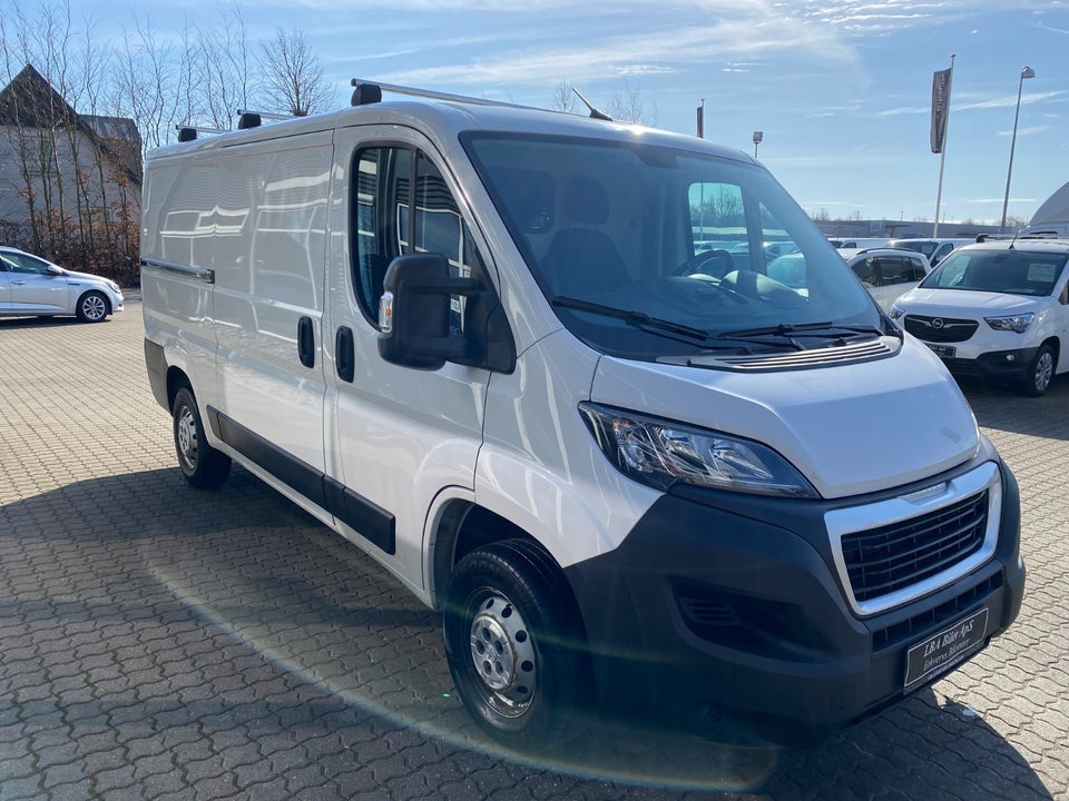 Peugeot Boxer 333 2,2 BlueHDi 140 L2H1 Premium