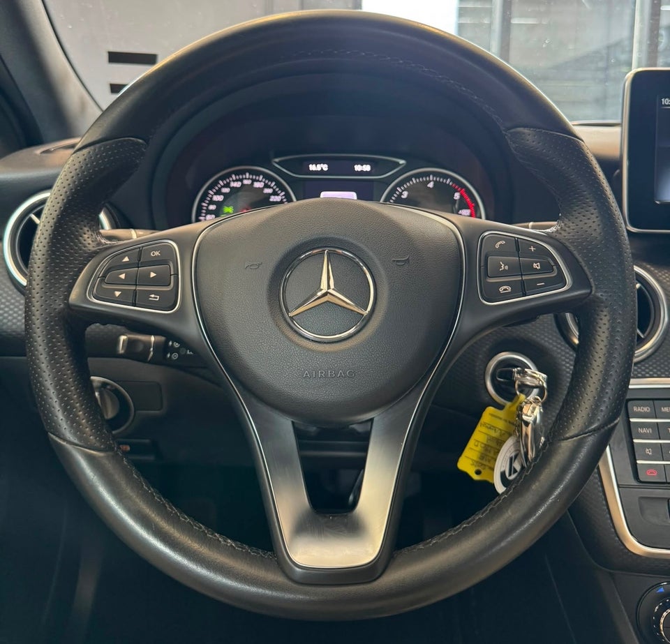 Mercedes A180 d 1,5 AMG Line aut. 5d
