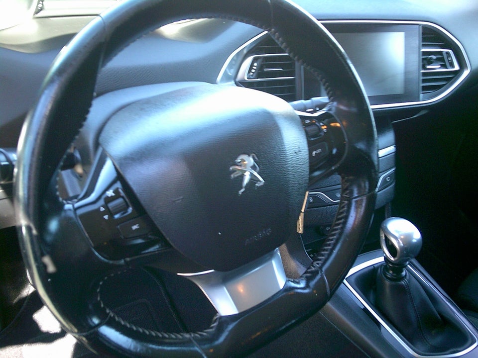 Peugeot 308 1,6 BlueHDi 120 Style SW 5d