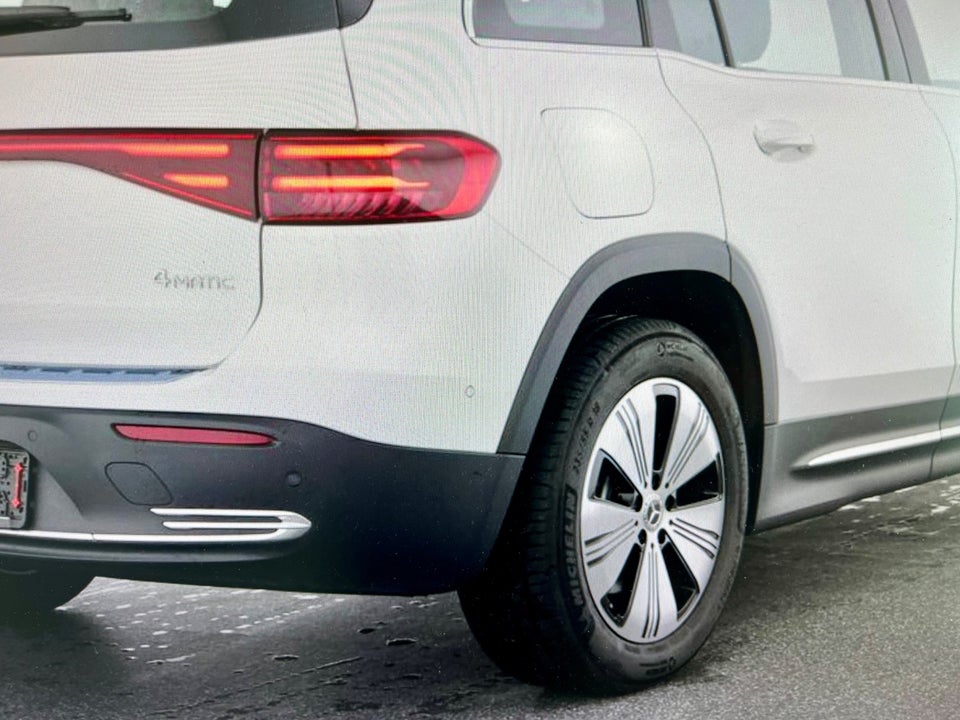 Mercedes EQB300 Progressive 4Matic 5d