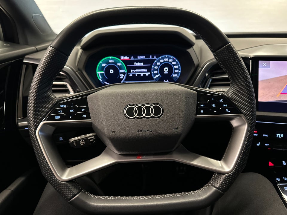 Audi Q4 e-tron 40 S-line 5d