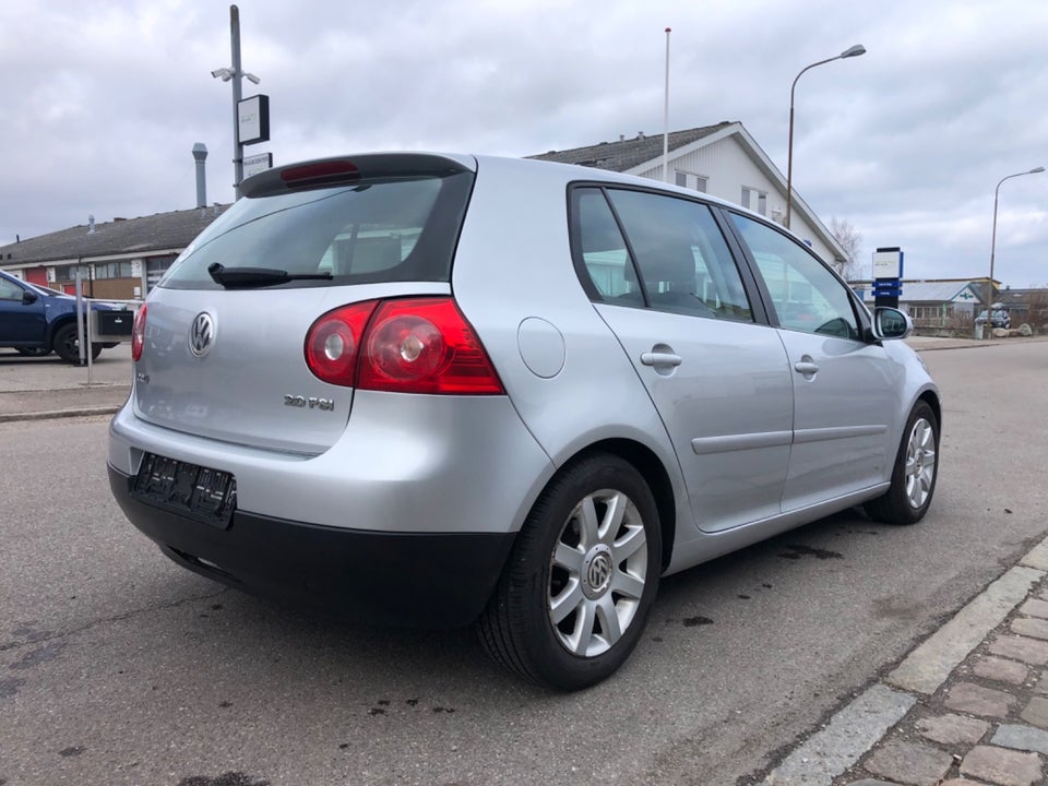 VW Golf V 2,0 FSi Comfortline 5d
