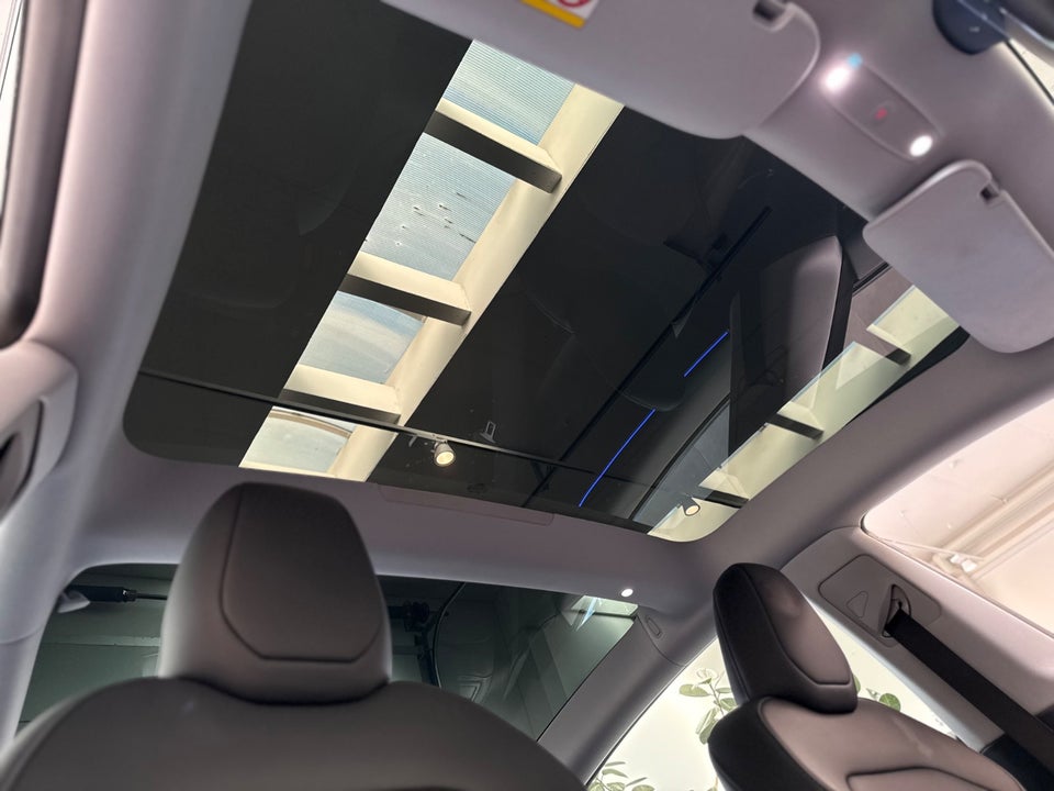 Tesla Model 3 RWD 4d