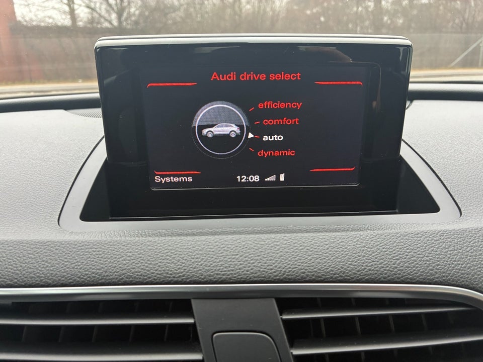 Audi Q3 1,4 TFSi 150 Sport S-tr. 5d