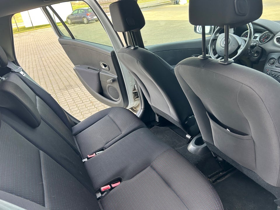 Renault Clio II 1,2 8V Basic 3d