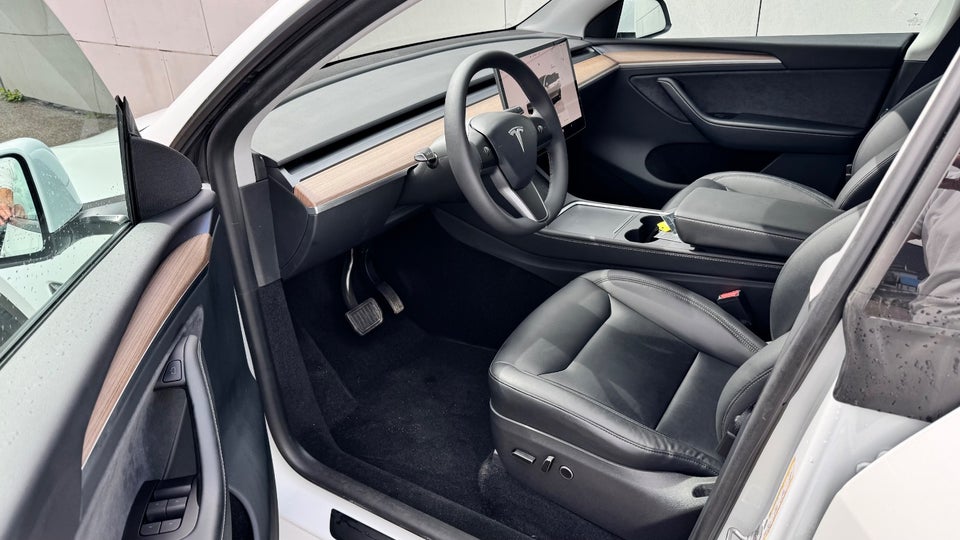 Tesla Model Y RWD 5d