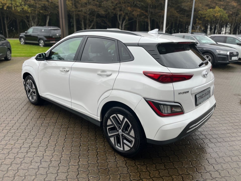 Hyundai Kona 64 EV Essential 5d