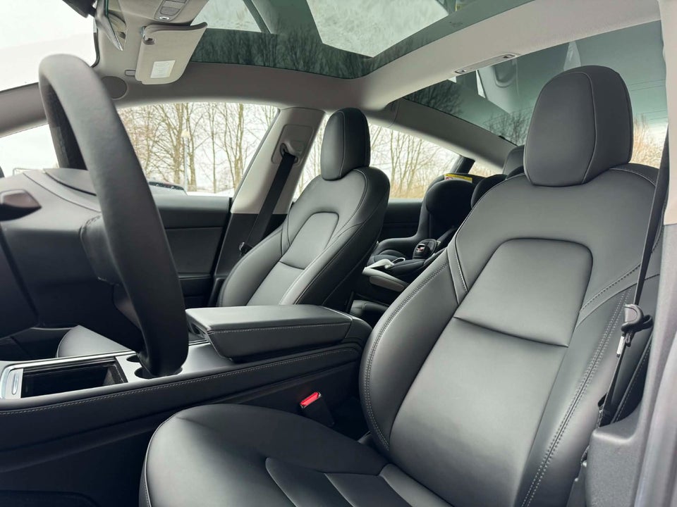 Tesla Model 3 Long Range AWD 4d