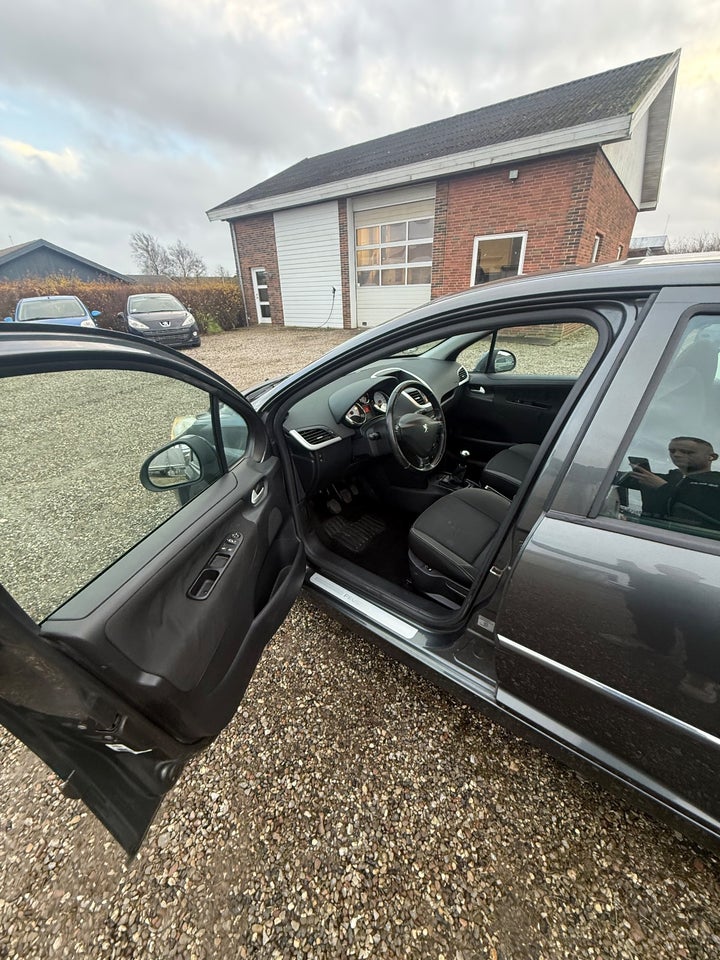 Peugeot 207 1,6 HDi 90 Comfort+ 5d