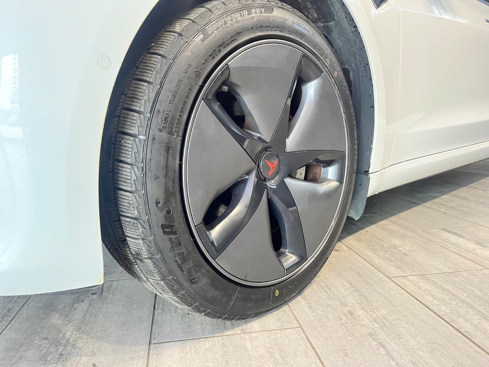 Tesla Model 3 Long Range RWD 4d
