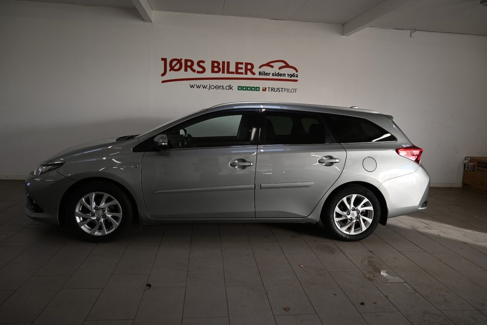 Toyota Auris 1,8 Hybrid H2 Comfort Touring Sports CVT 5d