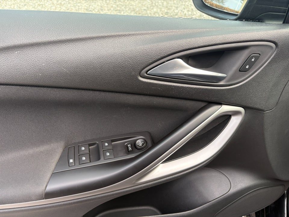 Opel Astra 1,2 T 110 Edition Sports Tourer 5d