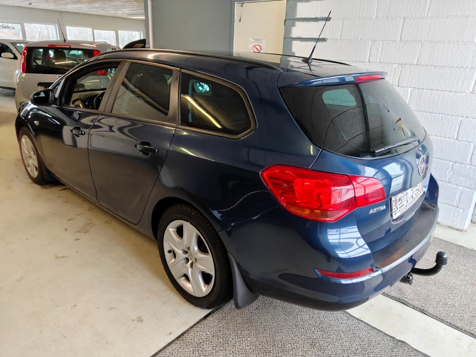 Opel Astra 1,6 Enjoy Sports Tourer 5d