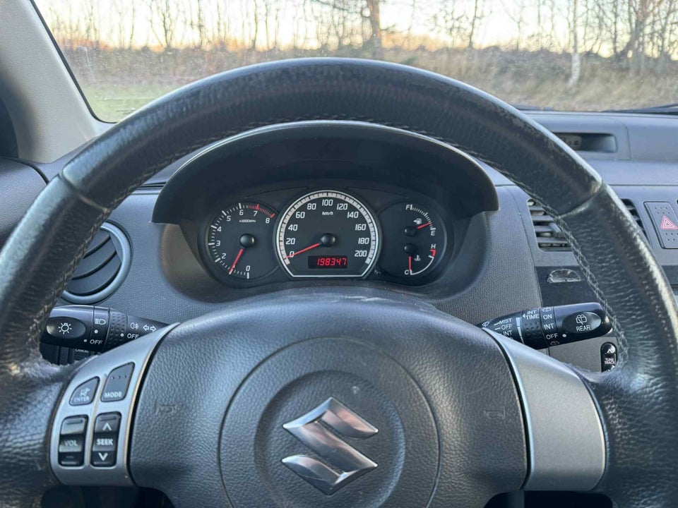 Suzuki Swift 1,3 GL 3d