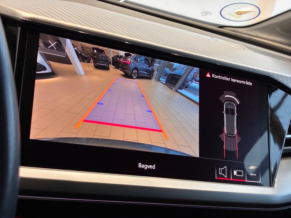 Audi Q4 e-tron 40 S-line 5d