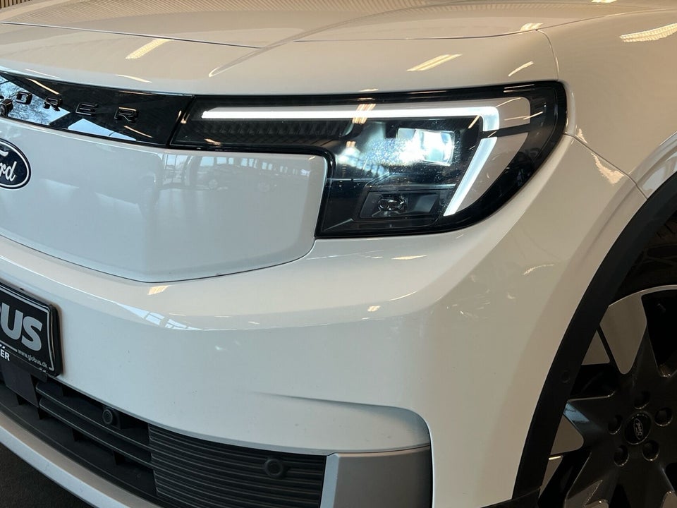 Ford Explorer 79 Premium Extended Range AWD 5d