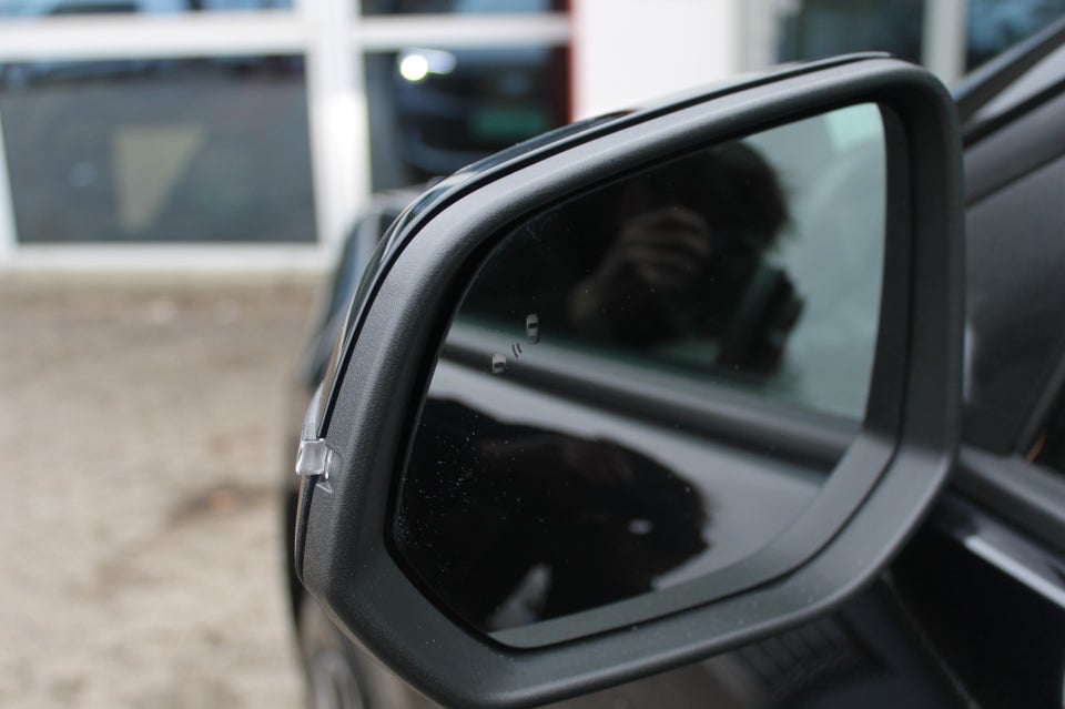 Ford Explorer 79 Premium Extended Range AWD 5d