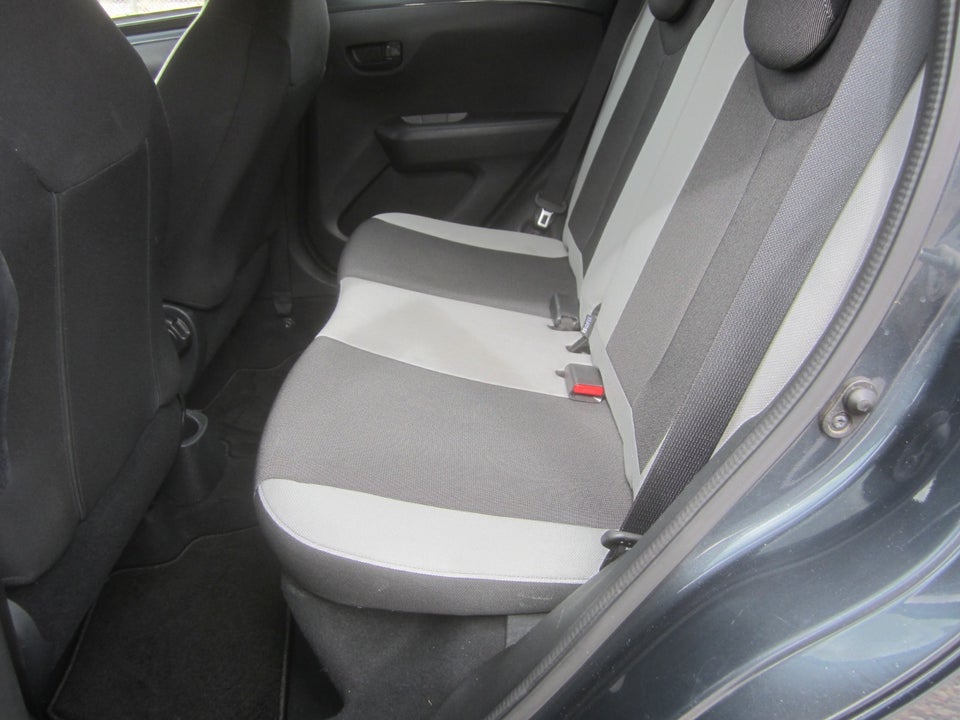 Toyota Aygo 1,0 VVT-i x-play 5d