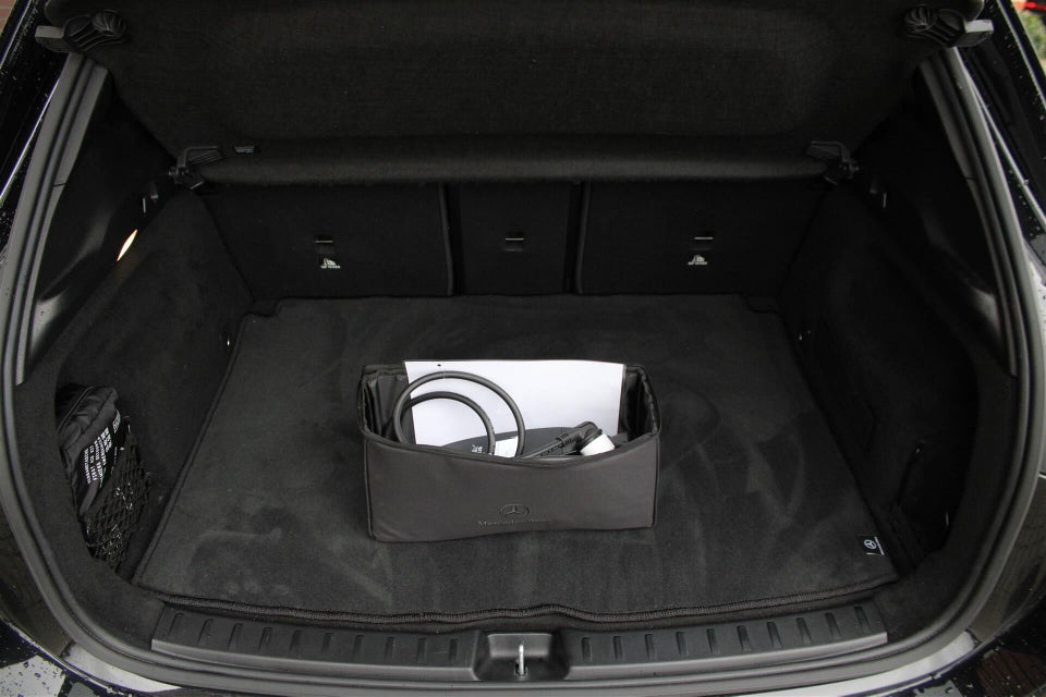 Mercedes EQA300 AMG Line 4Matic 5d