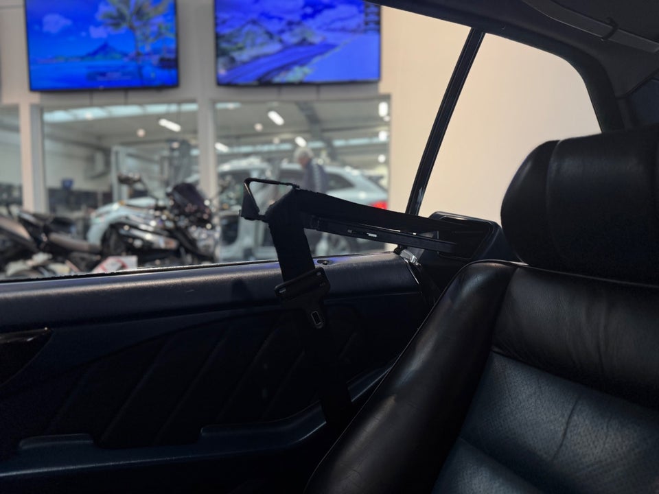 Mercedes 380 SEC 3,8 V8 2d