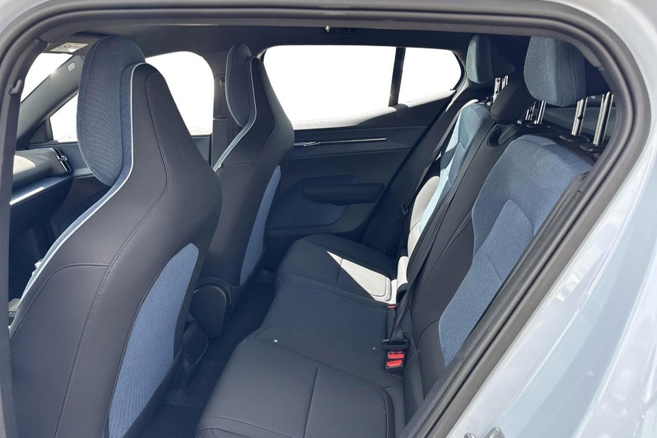 Volvo EX30 Extended Range Core 5d
