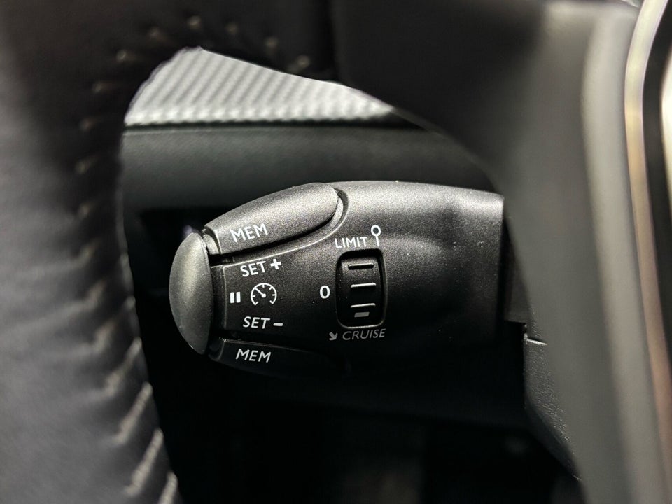Peugeot e-208 50 Active 5d