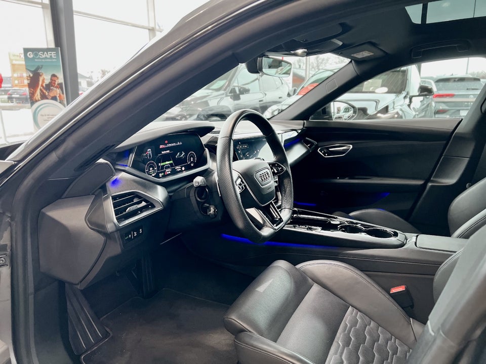 Audi e-tron GT quattro 4d