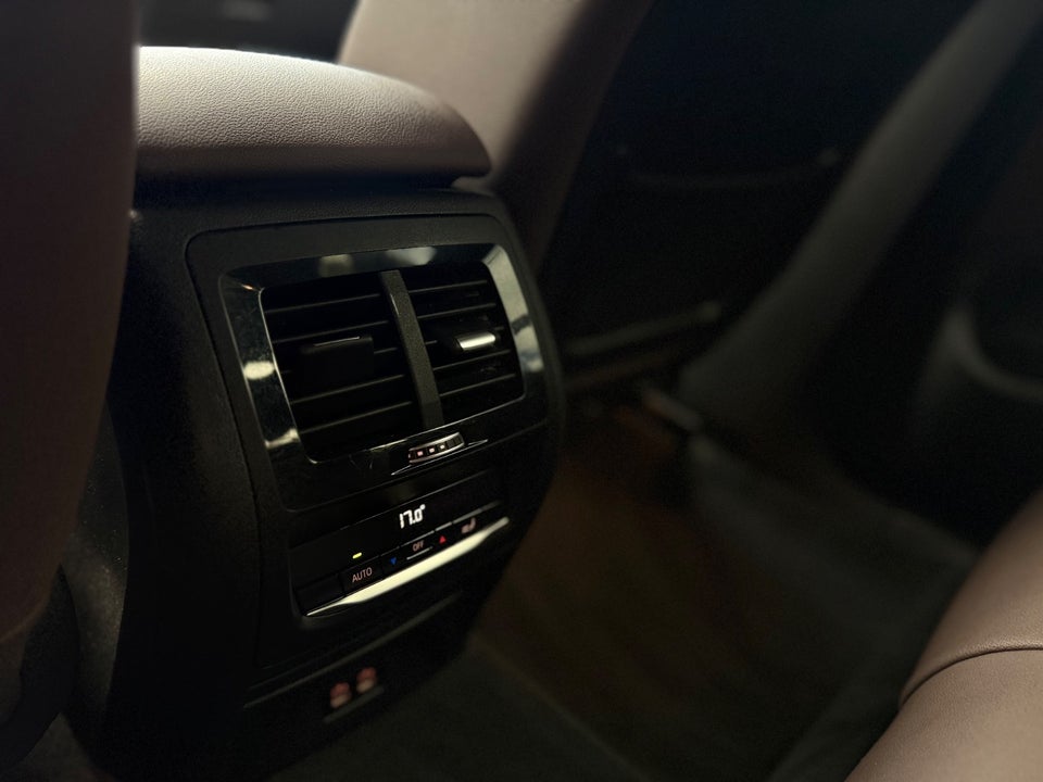 BMW iX3 Charged 5d