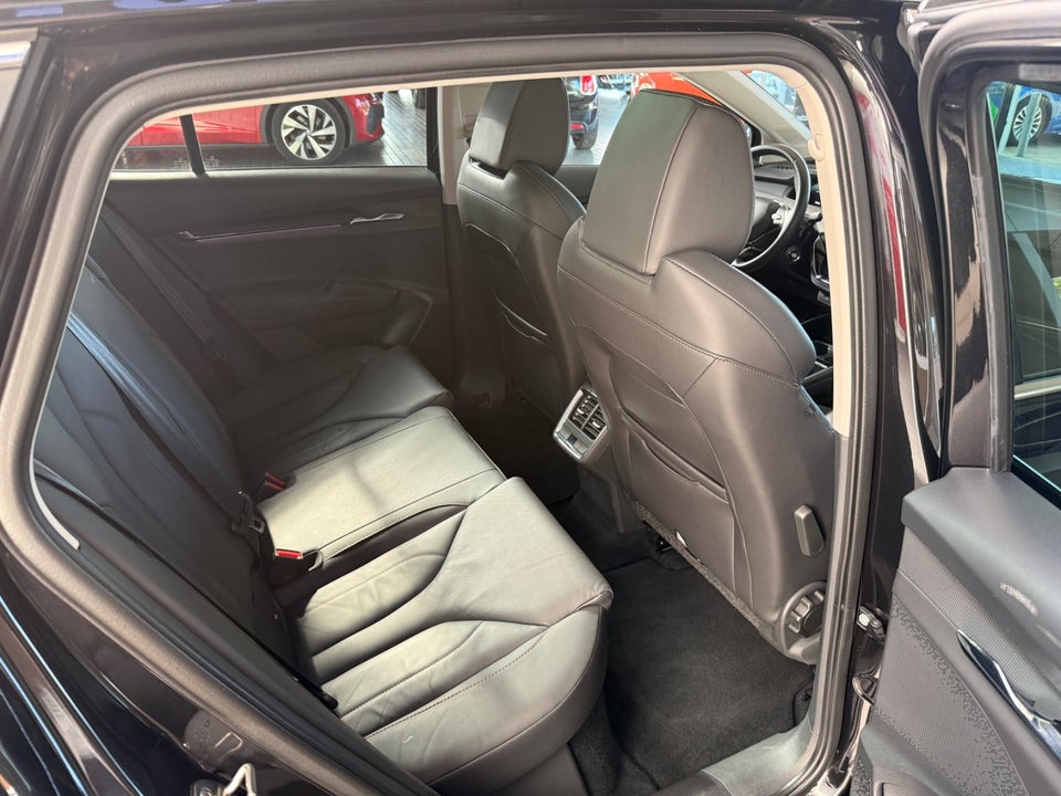 Skoda Enyaq 80 iV Suite 5d