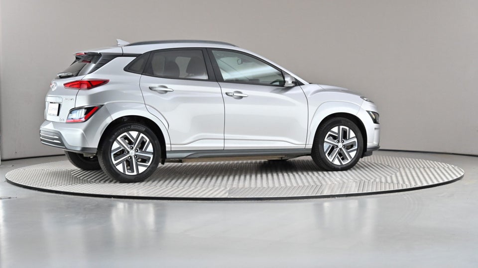 Hyundai Kona 64 EV Essential 5d