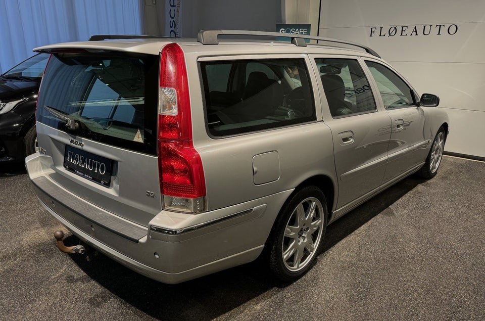 Volvo V70 2,4 D5 185 Summum aut. 5d