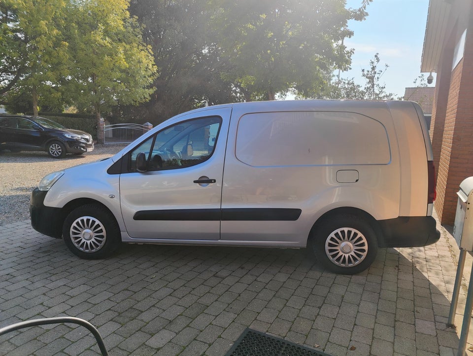 Peugeot Partner 1,6 BlueHDi 100 L2 Flex Van 5d