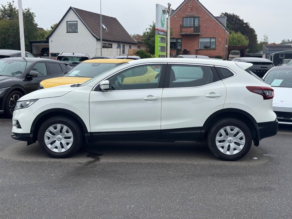 Nissan Qashqai 1,3 Dig-T 140 Acenta 5d