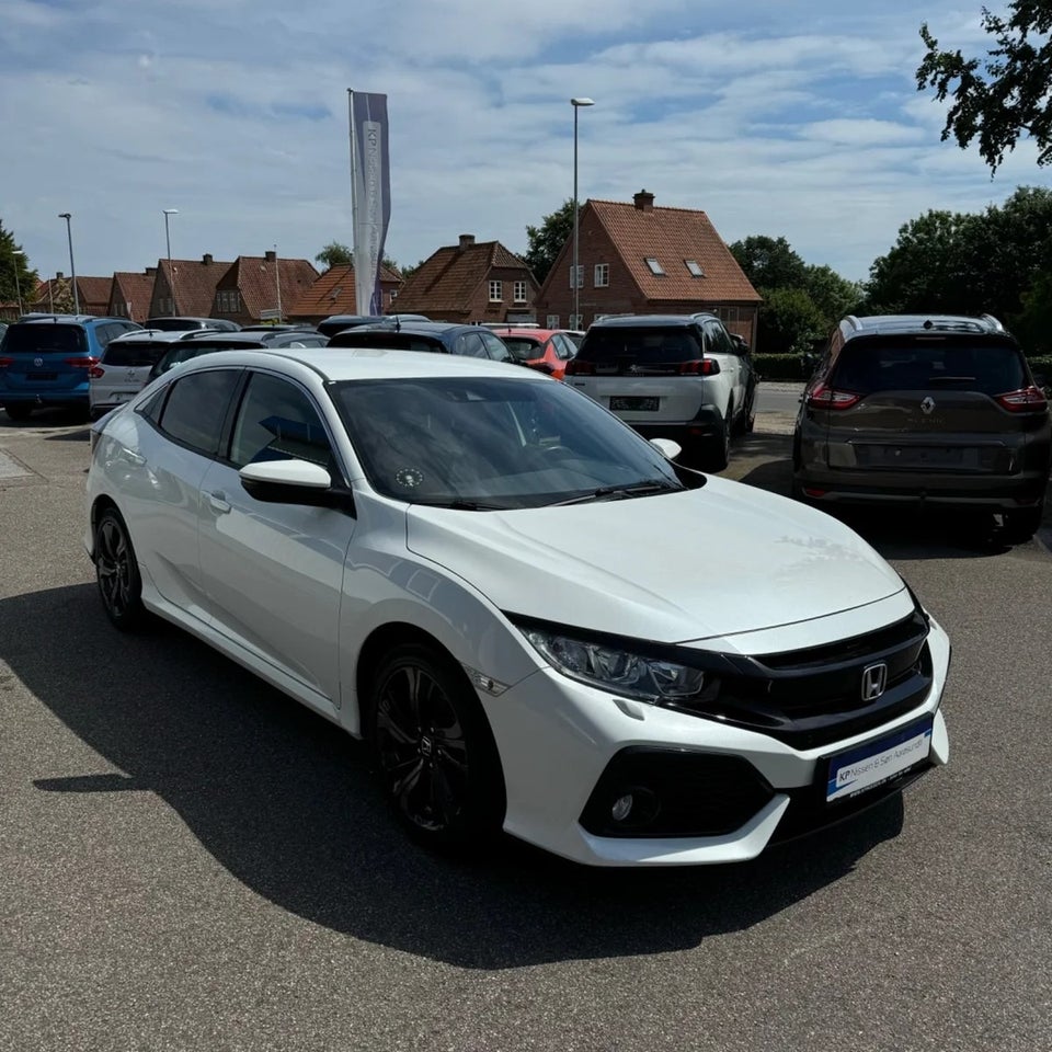 Honda Civic 1,0 VTEC Turbo Elegance CVT 5d