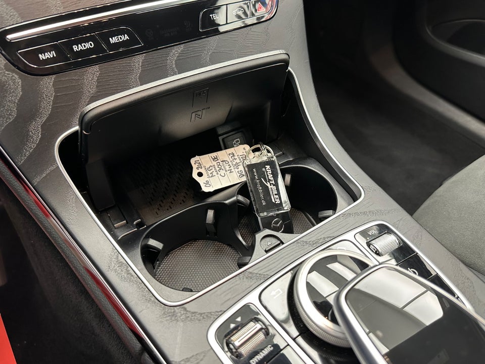 Mercedes C300 de 2,0 AMG Line stc. aut. 5d