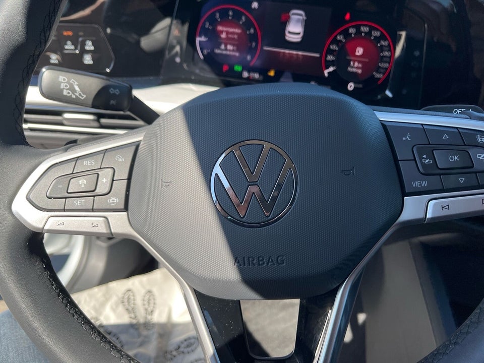 VW Golf VIII 1,5 eTSi 130 Life DSG 5d
