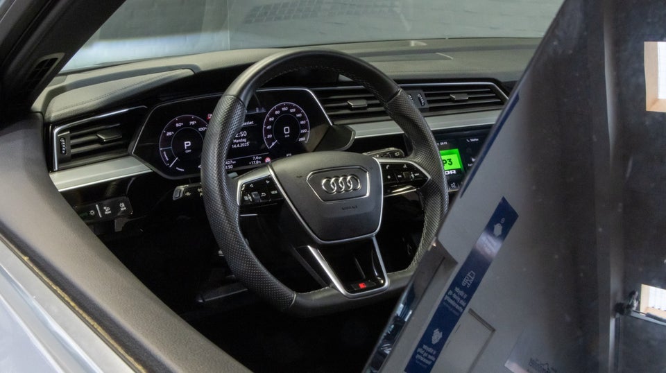 Audi e-tron 55 S-line quattro 5d