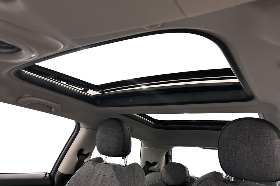 MINI Cooper SE Essential 3d