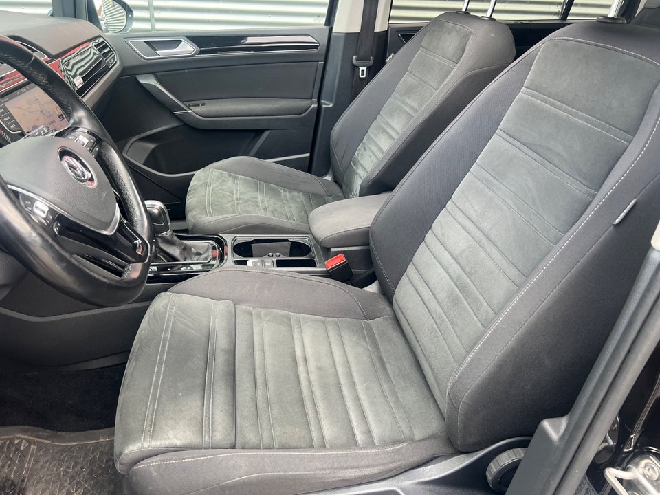 VW Touran 2,0 TDi 150 Highline DSG 7prs 5d