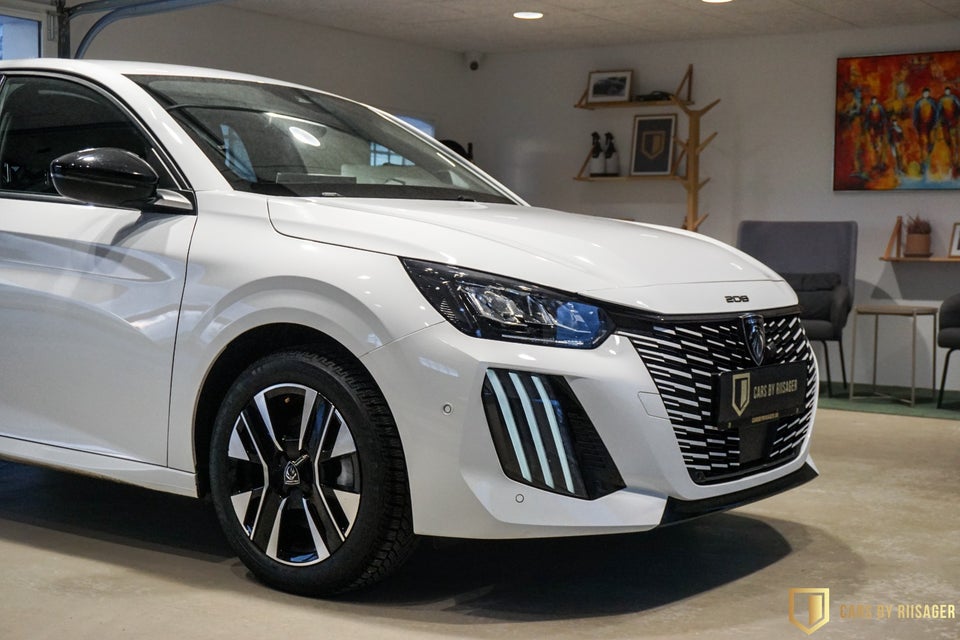 Peugeot 208 1,2 PureTech 100 Allure+ 5d