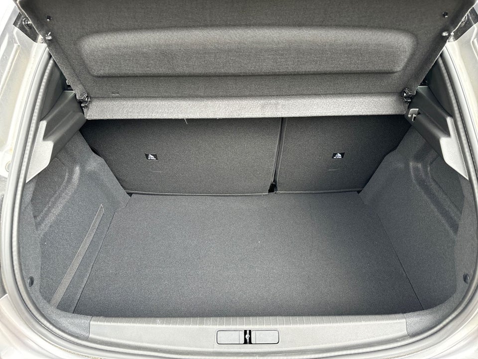 Peugeot e-208 50 GT Sky 5d