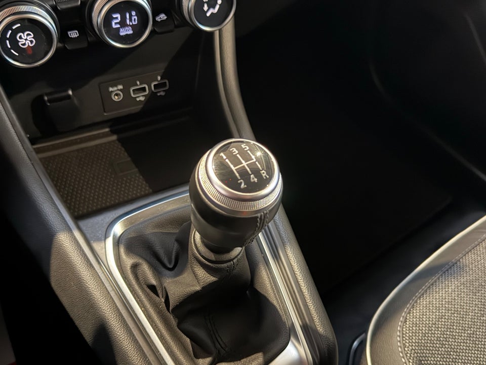 Renault Captur 1,0 TCe 100 Intens 5d