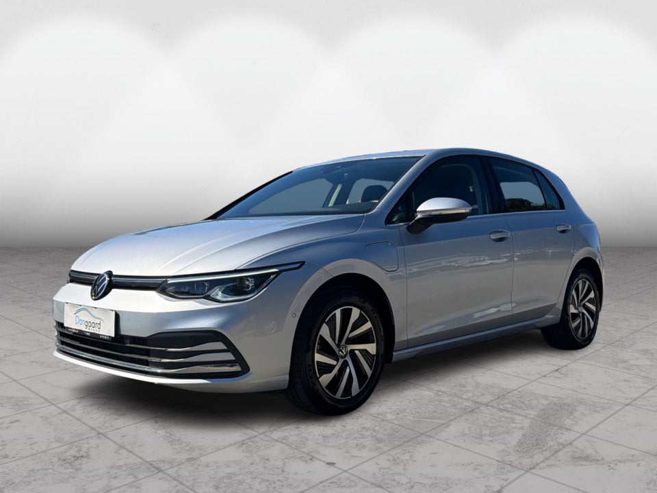 VW Golf VIII 1,4 eHybrid DSG 5d