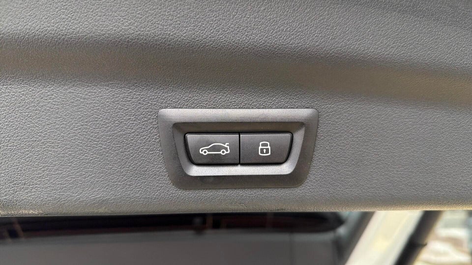 BMW iX1 xDrive30 X-Line 5d