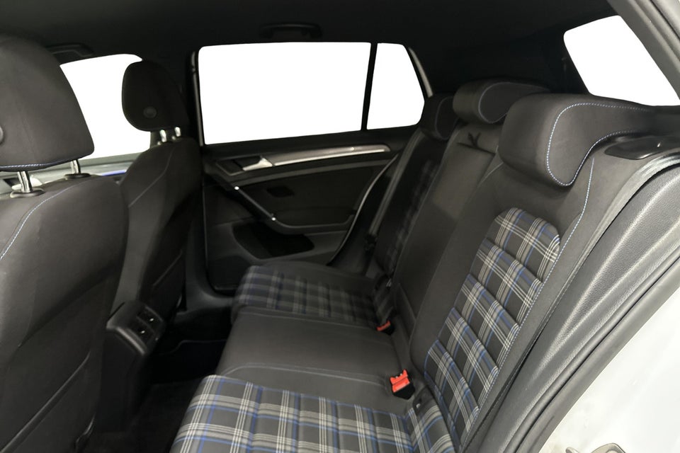 VW Golf VII 1,4 GTE DSG 5d