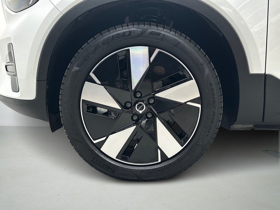 Volvo EX40 Extended Range Plus 5d