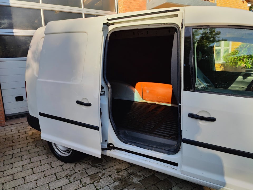 VW Caddy Maxi 1,6 TDi 102 BMT Van 5d